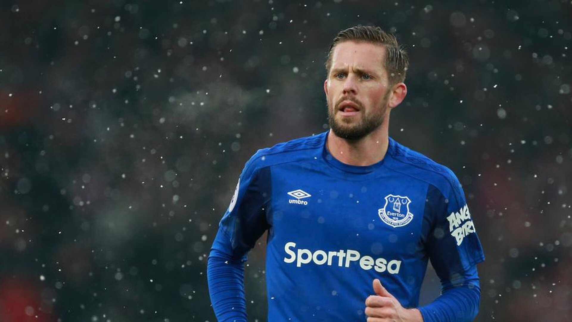 “尼古拉斯·桑特基的精准控制与高效进攻，助美洲狮队占领世界赛场”