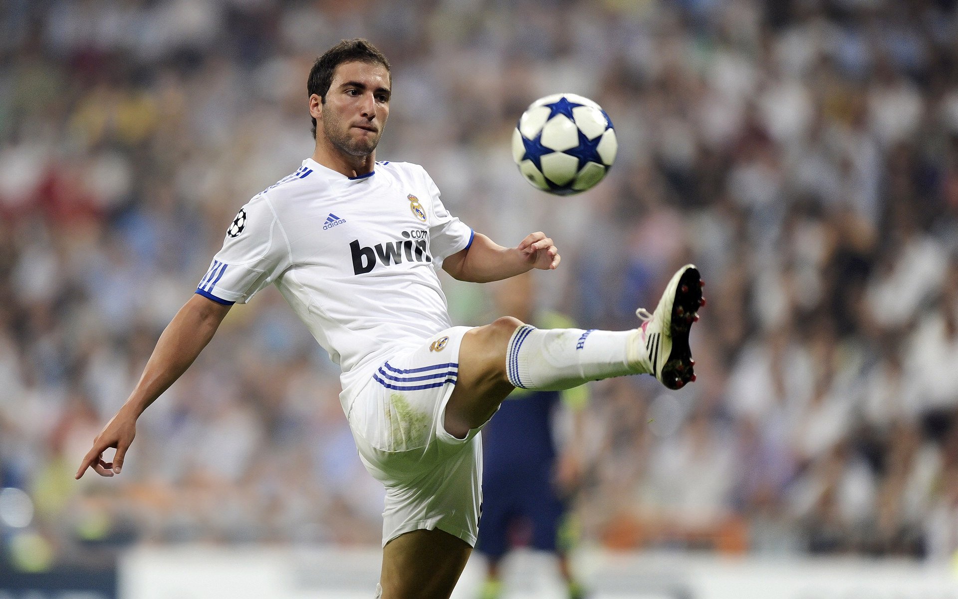 叶夫根尼娅·奇库诺娃200米蛙泳表现惊艳全场