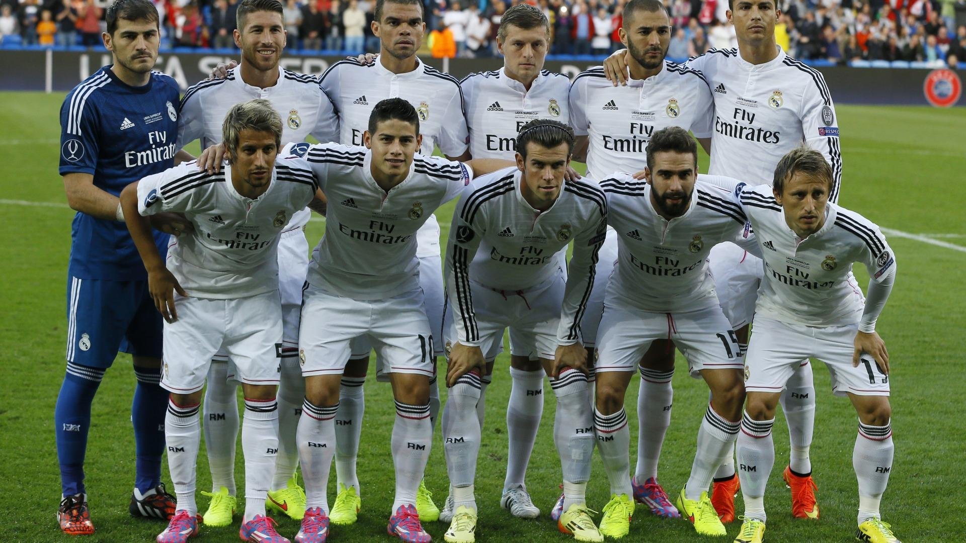 全黑队注重反击速度，进攻转换犀利致命，全黑队战舞