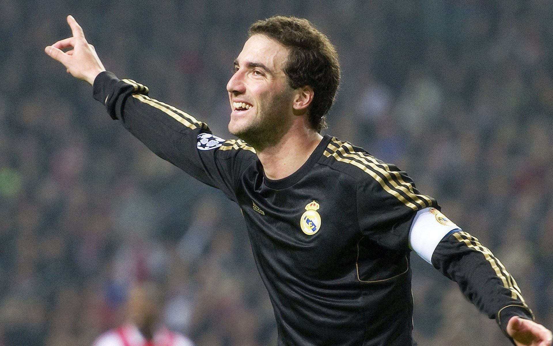 国际足球创新联盟成立，推动技术创新与行业标准提升，国际足联创办的比赛有